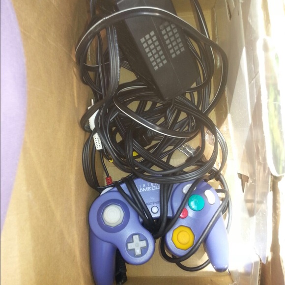 GameCube - Picture 4 of 4