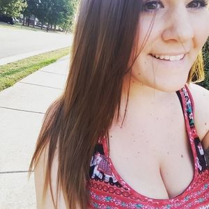 Meet your Posher, Lauren