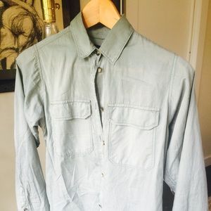 Lightweight Camp Shirt in faded bluegrass
