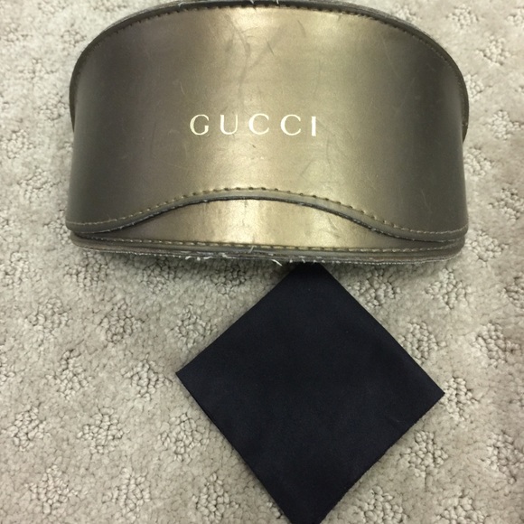 Gucci hard case and cleaning cloth - Picture 2 of 2