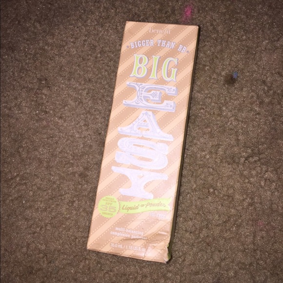 BENEFIT big easy SHADE LIGHT