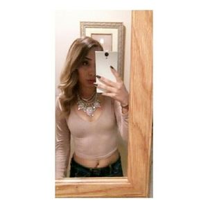 Meet your Posher, Alejandra