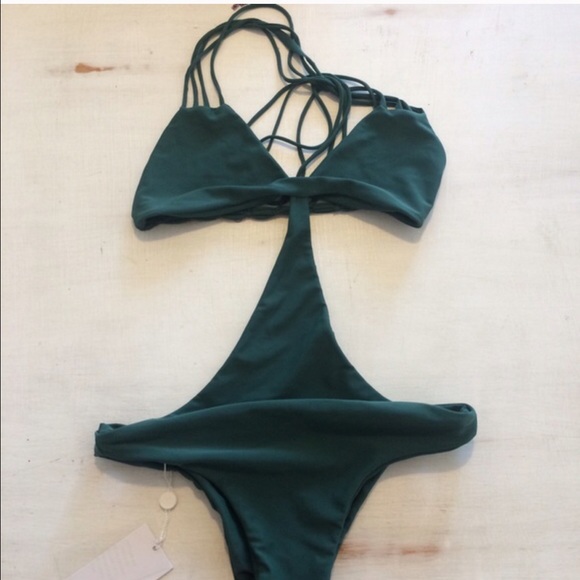 Mikoh one piece size L