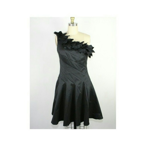 CACHET ONE SHOULDER COCKTAIL DRESS