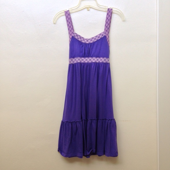 SOLD 🎈5/$15 💕HP! Purple flowy dress