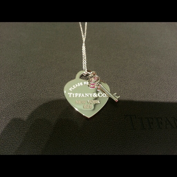 RETURN TO TIFFANY PENDANT  💖