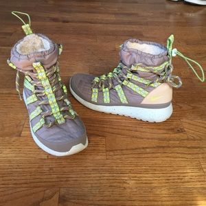 ❌TRADED❌Nike Roshe One Hi Sneakerboot