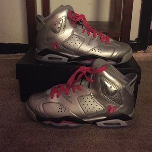 6.5 Y Jordan Sneakers
