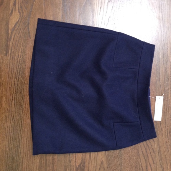Navy color wool skirt