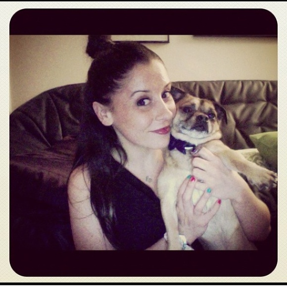 Meet your Posher, Tara 👗💖🎧🐶✌🏼️✨ - Picture 2 of 4