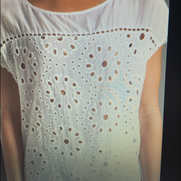 Ella Moss Tops - Ella Moss white heidi Eyelet Top silk Small Ella Moss Tops - Ella Moss white heidi Eyelet Top silk Small