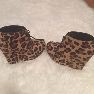 Steve Madden wedge cheetah shoes