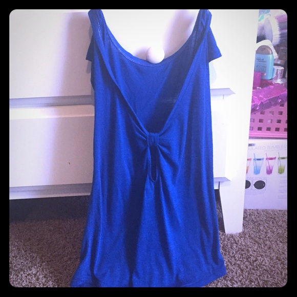 NWOT AE bow tshirt
