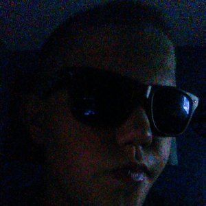 Meet your Posher, Dustin