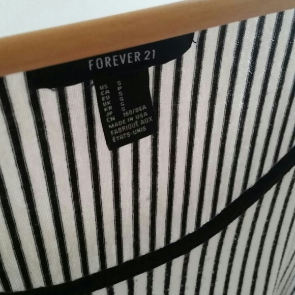 🚫SOLD🚫 Stripe black and white tank - Picture 3 of 3