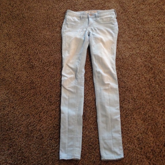 Light wash Hollister skinny jeans