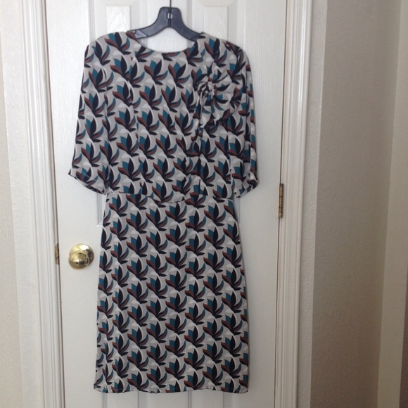 95% Diane Von Furstenberg size 6 dress