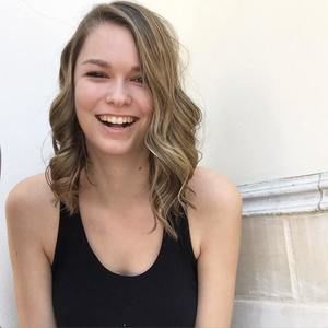 Meet your Posher, Zoë