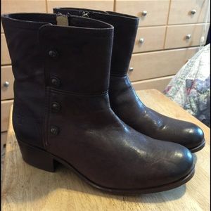 Frye Brown Lynn Military Short Size 7.5 Worn 1x ☺️