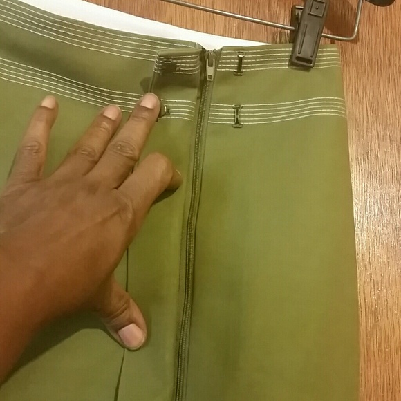 Classic Ellen Tracy Skirt- Size 4 - Picture 3 of 4