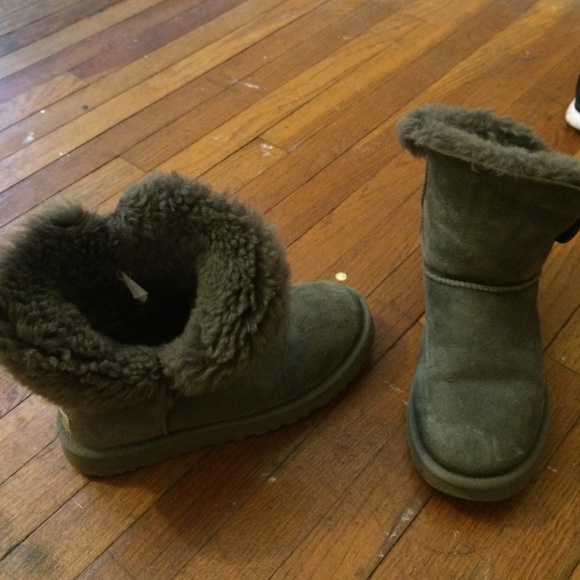 Gray uggs. Buy! Don't just like