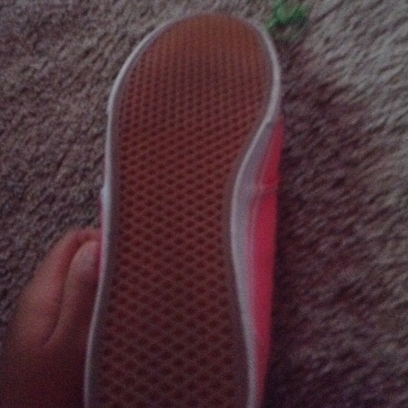 HELP ME GET RID OF THIS! - Picture 3 of 4