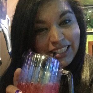 Meet your Posher, Andrea