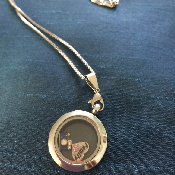 ☀️SummerSale☀️GLASS LOCKET - Picture 2 of 2