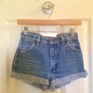 Wrangler High Waist Shorts size:25