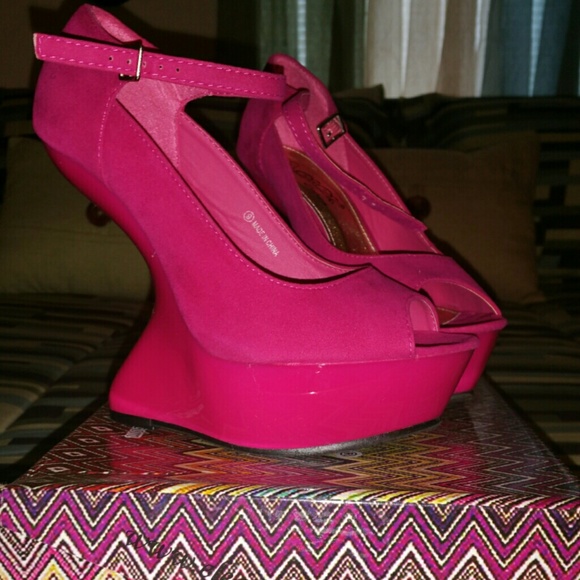 Pink suade heeless shoes