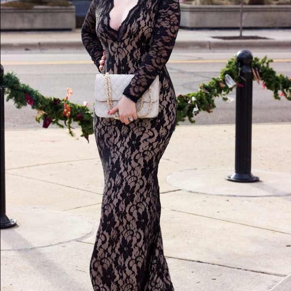 Black lace dress - Picture 4 of 4