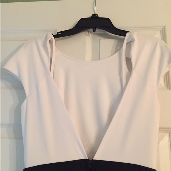 Dress - Picture 4 of 4