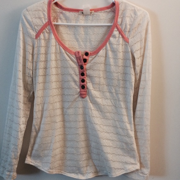 SOLD ☃Egg shell colored long sleeved shirt.