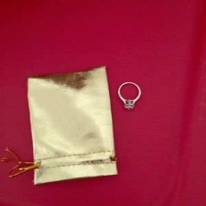 I am selling an agagement ring,