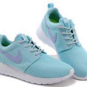 roshe run mint green