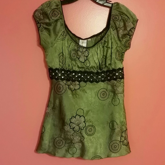 Gorgeous green top