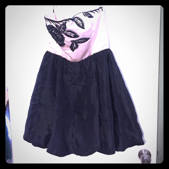 Betsey Johnson Dresses & Skirts - Betsey Johnson Evening Cocktail Dress Strapless