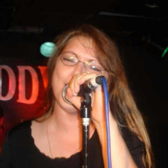 Meet your Posher, Tia - Picture 1 of 1