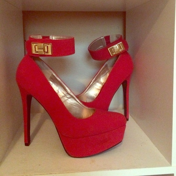 Red Velvet Pumps