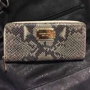 MK wallet