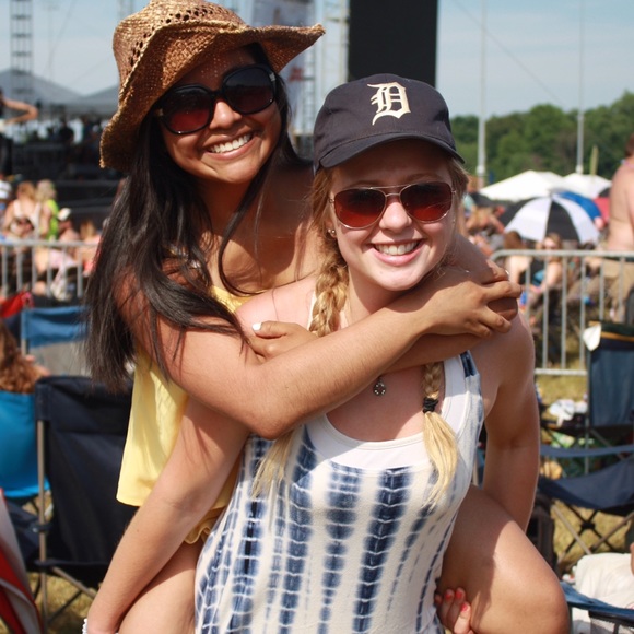 Meet your Posher, Joey - Picture 2 of 2