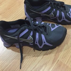 Nike shox size 8 (HOLD)