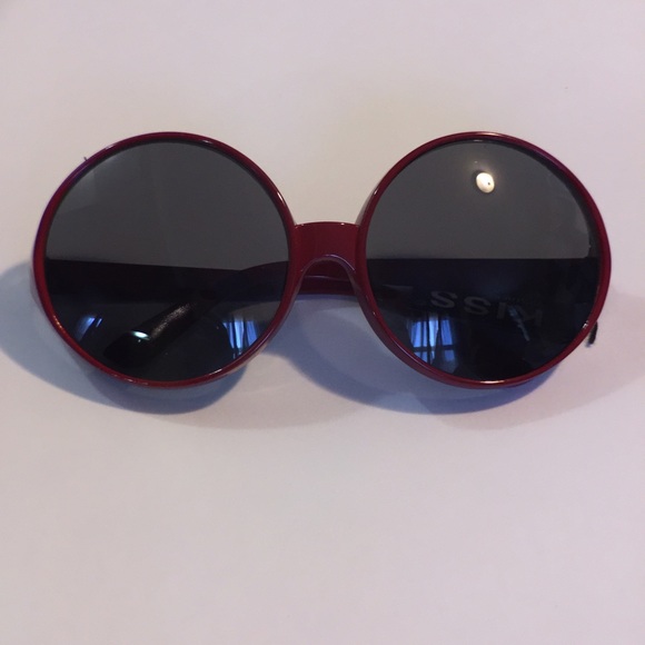 Accessories - ❣️LAST PAIR❣️ Large round sunglasses  All eyewear 3 for $30