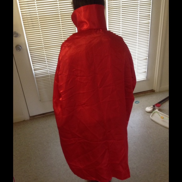 RED CAPE