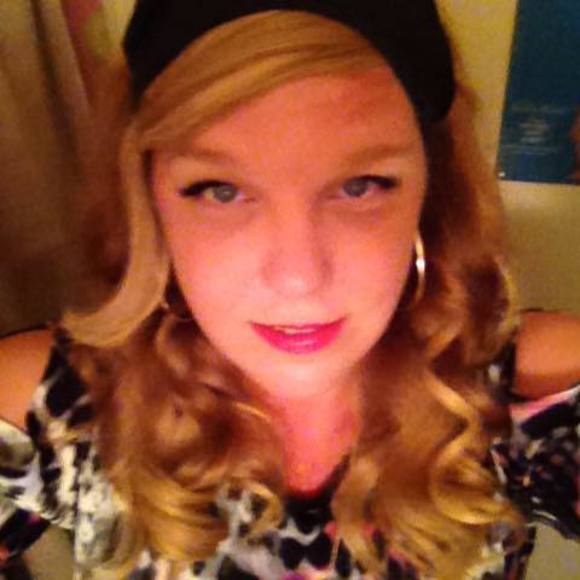 Meet your Posher, Kelly - Picture 1 of 1