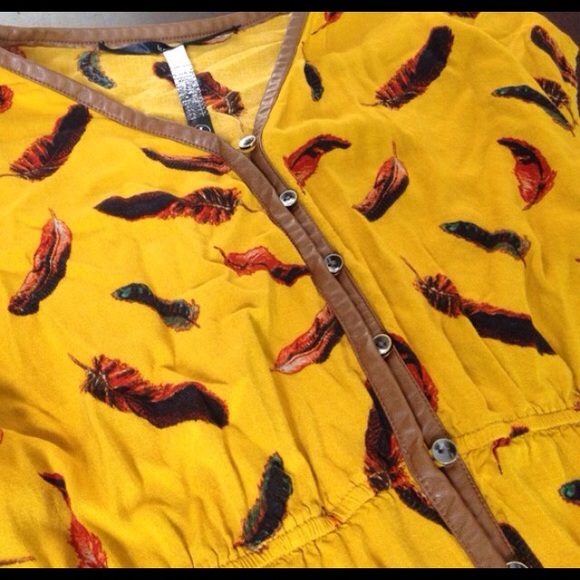 ‼️🌀SALE TODAY!🌀‼️ Kensie feather print dress