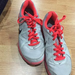 Nike women shows size 8