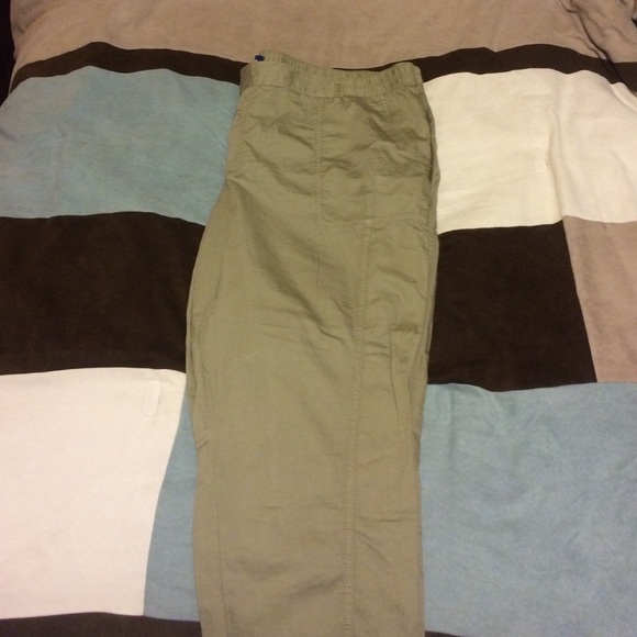 Old Navy Pants - Old Navy Khaki Capris