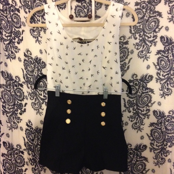 White Crop Top 🎀