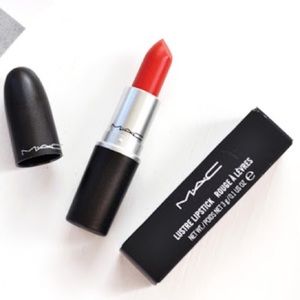 MAC 5 Alarm lipstick